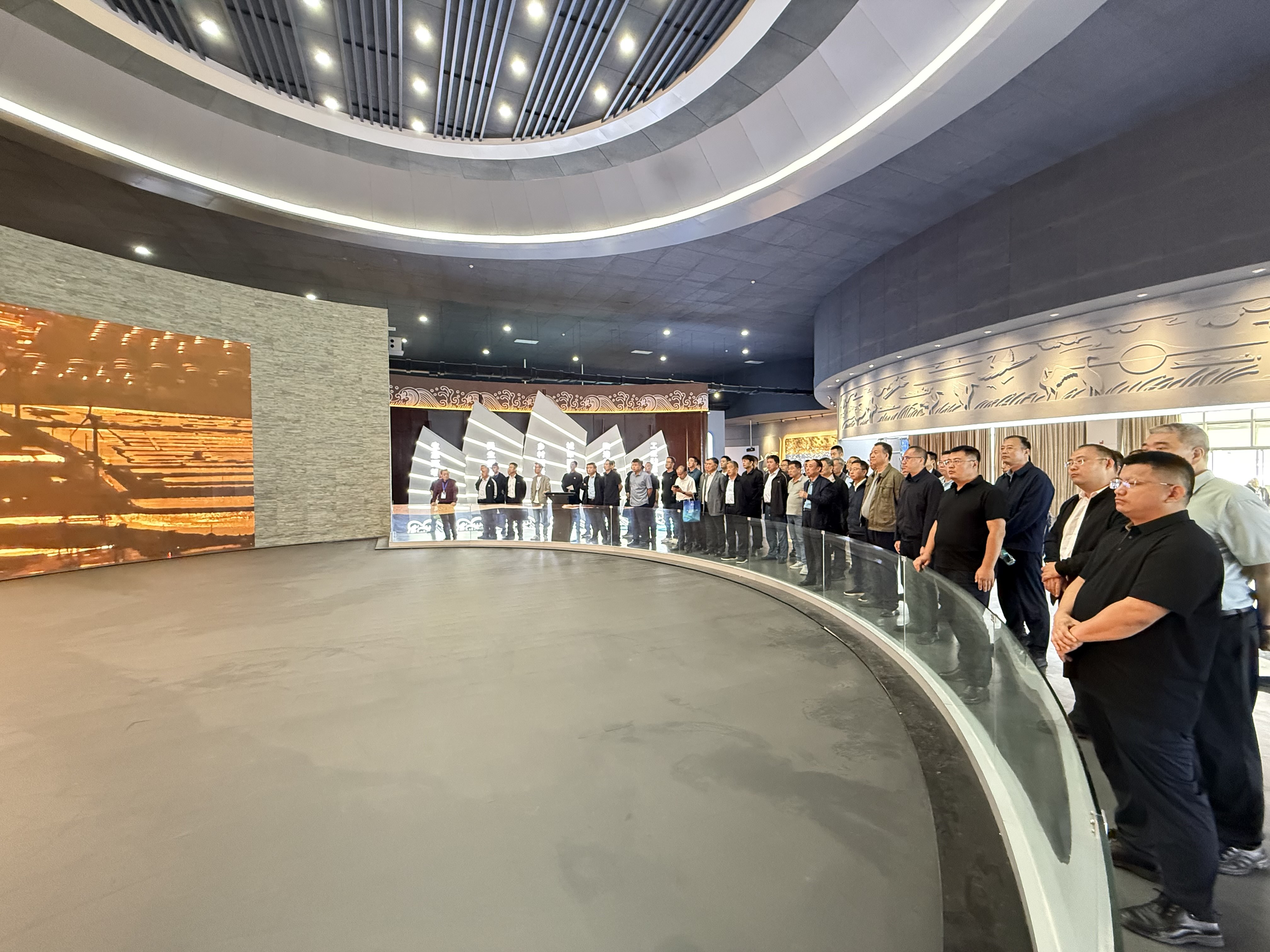 山东(潍坊·寿光)羊口夙沙文化节暨盐业高质量发展大会参会代表在羊口镇考察